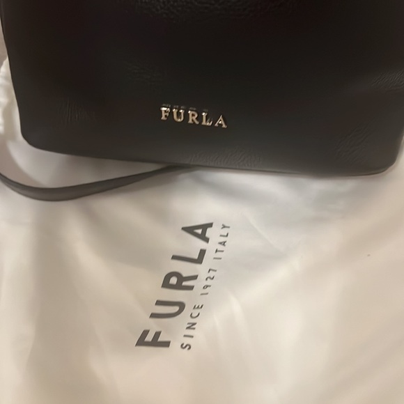 NWT FURLA bucket bag - Picture 3 of 8